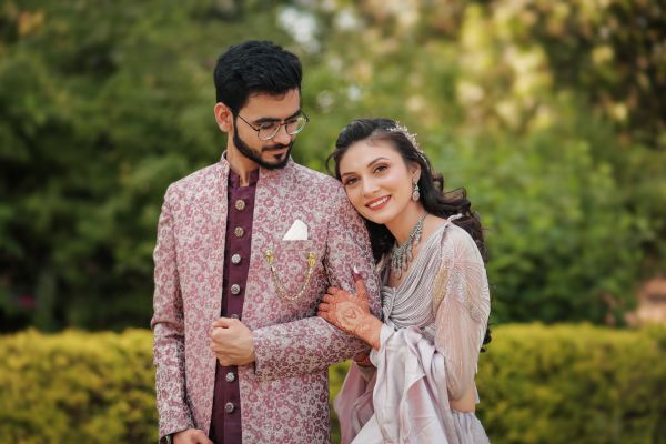 look taller in wedding photos