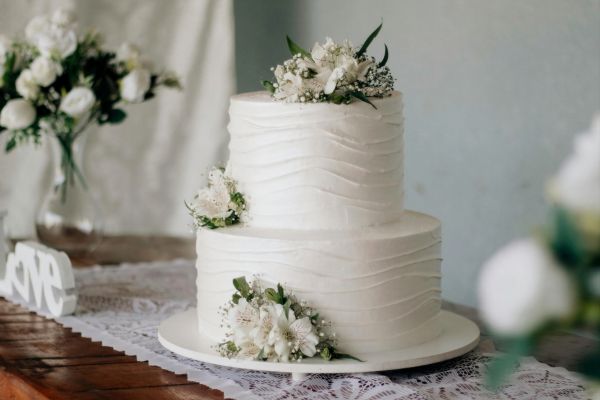 best wedding cake flavors