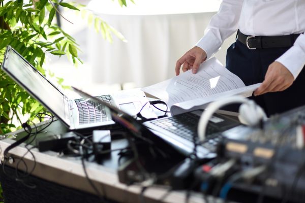 affordable wedding DJs