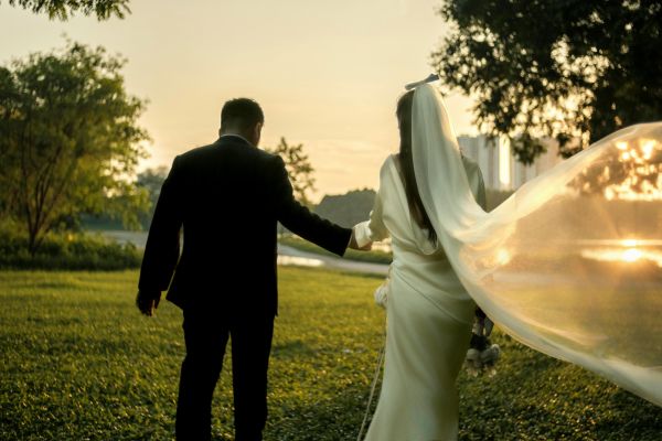 honeymoon planning tips for brides