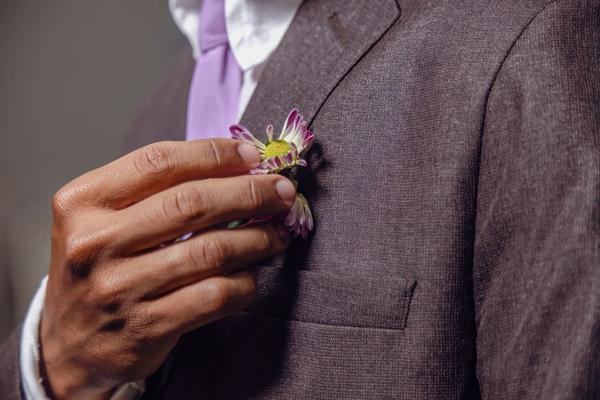 groom boutonniere and suit styling