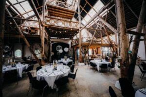 Restaurant Wedding Venues: What Couples Should Check
